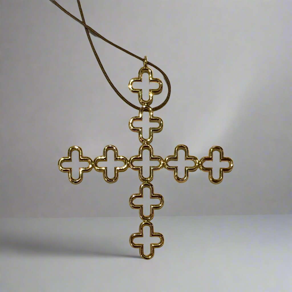 Pendente a forma di croce di Elena Votsi